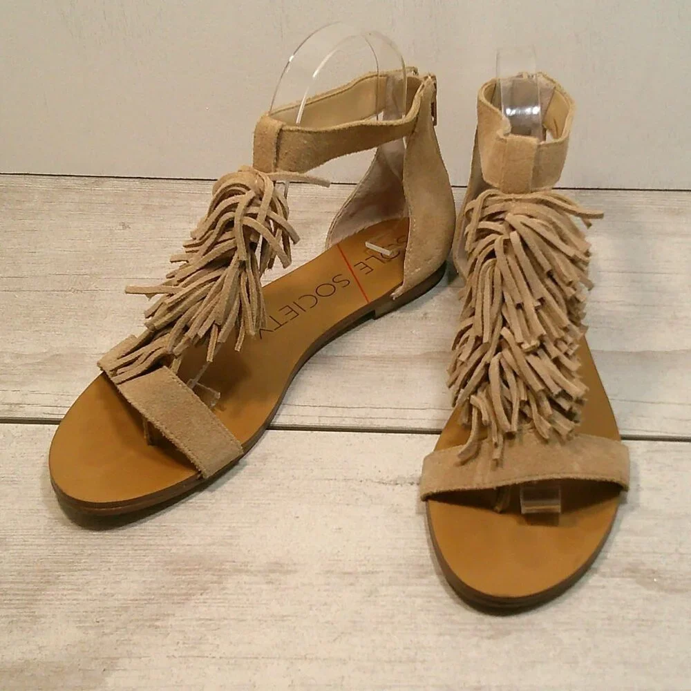 Sole Society KOA Suede Boho Fringe Flat Sandals Taupe/ beige Size: 6.5